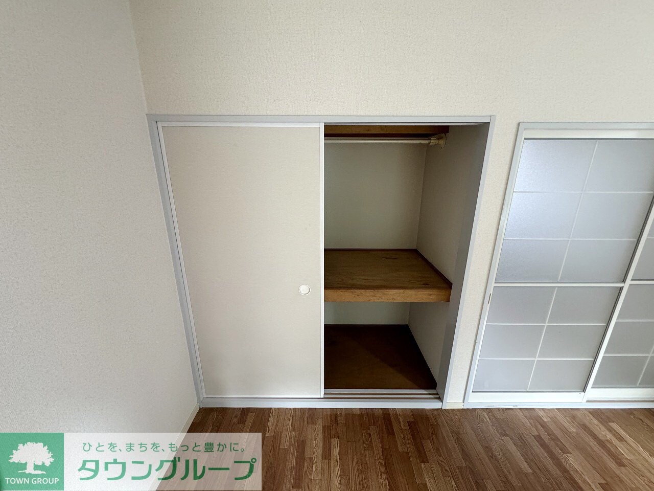 リヴレーヌ弐番館の物件内観写真