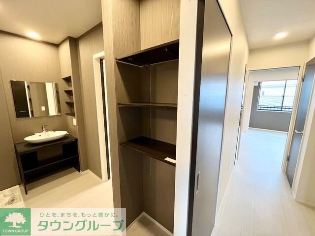 レヴメゾン神山五番館の物件内観写真