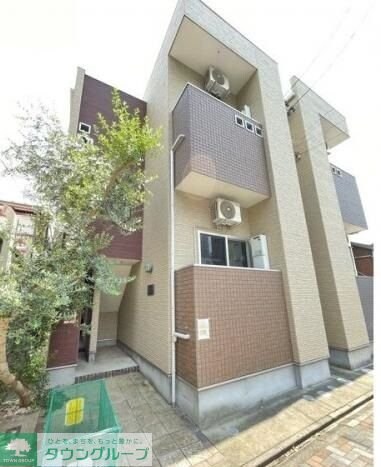 クリスタルガーデンの物件外観写真