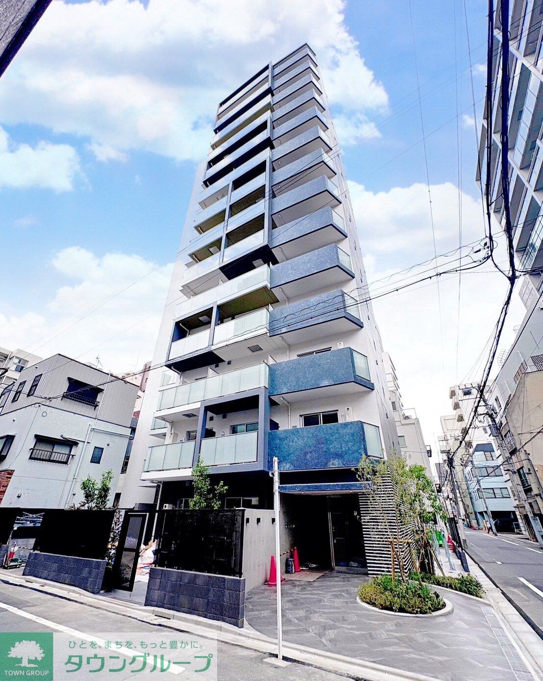 ルミーク文京湯島の物件外観写真