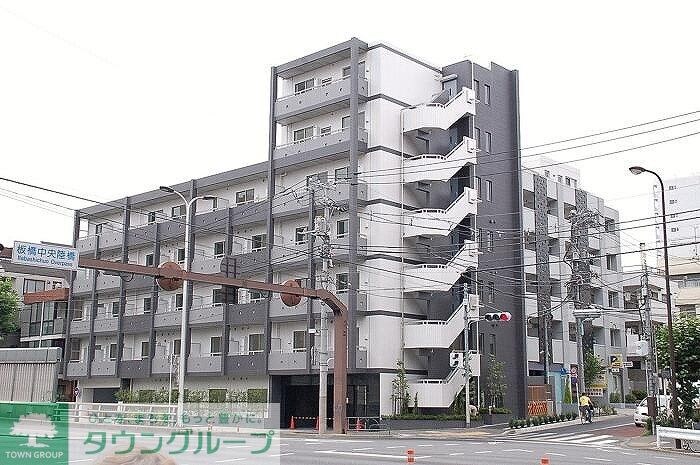 ステージファースト常盤台の物件外観写真