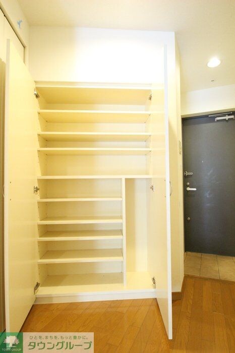 モニュメントスクウェア 弐番館の物件内観写真