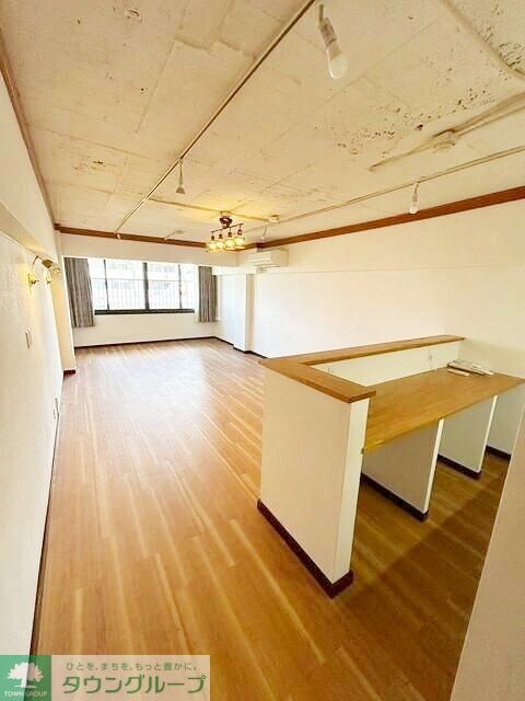 ニュー赤坂コーポラスの物件内観写真