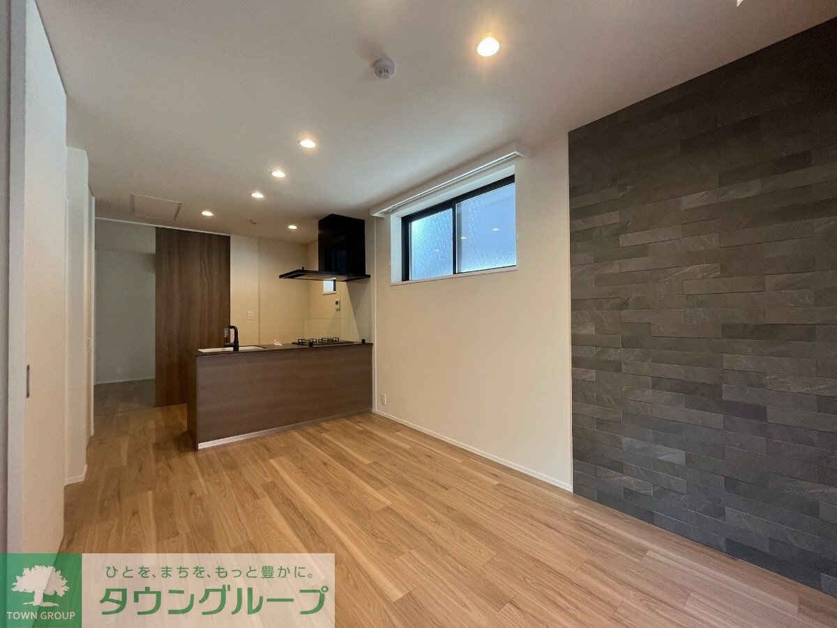 Chloe Westの物件内観写真