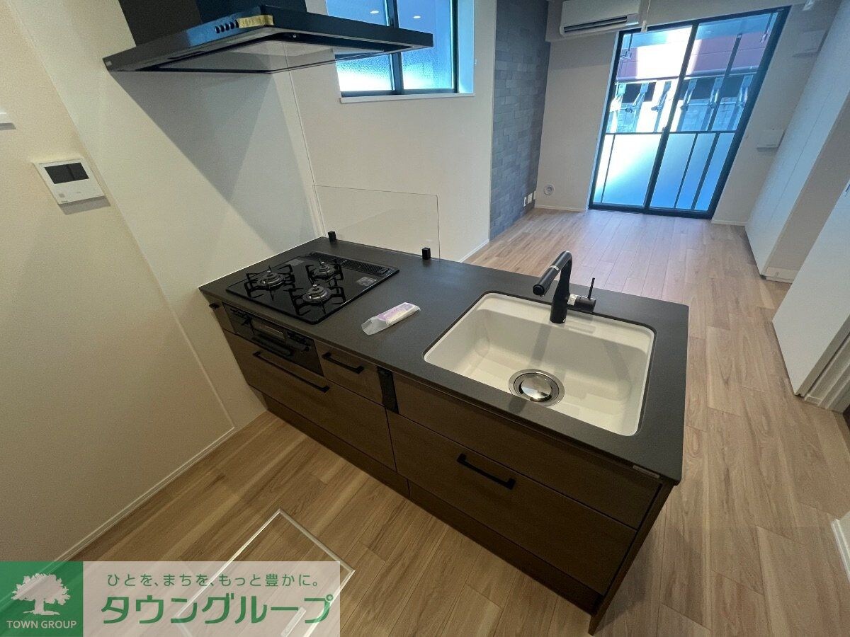 Chloe Westの物件内観写真