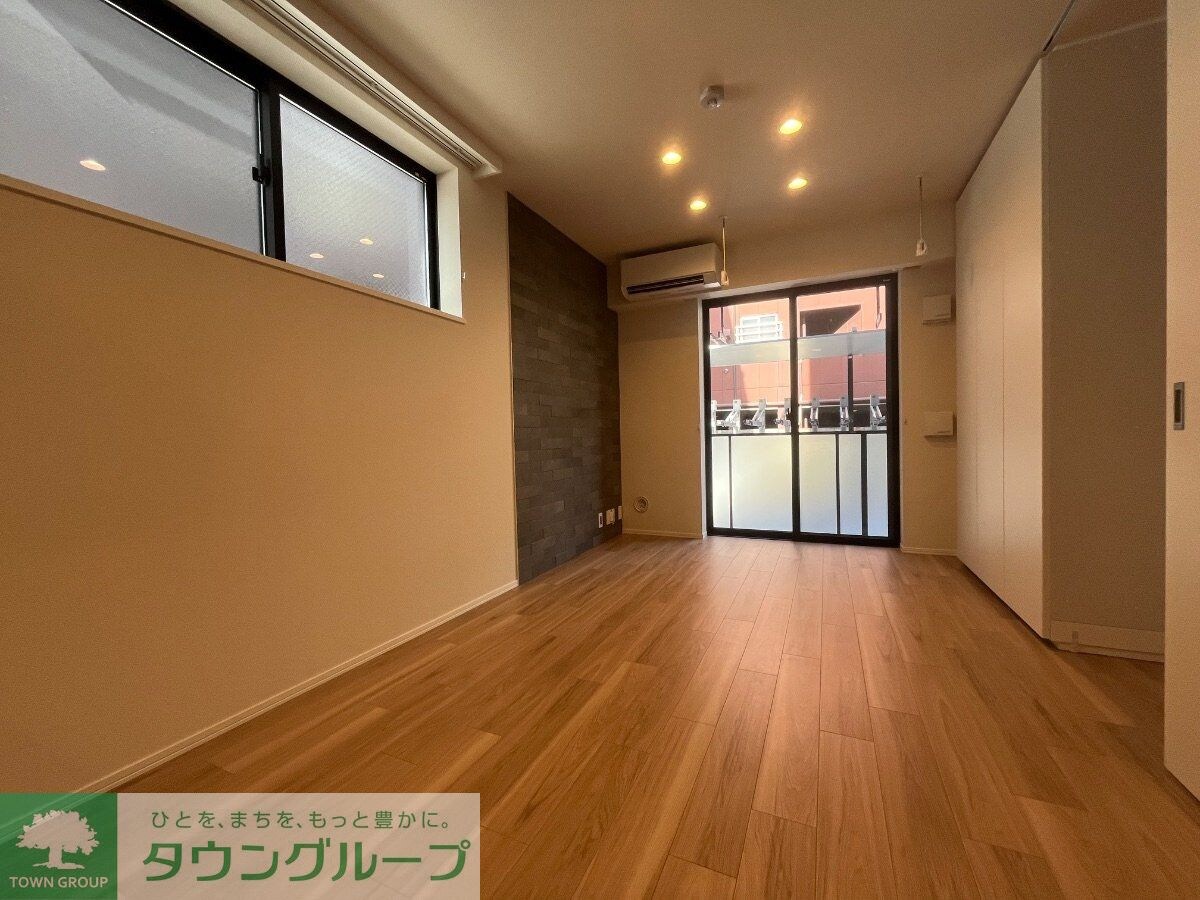 Chloe Westの物件内観写真