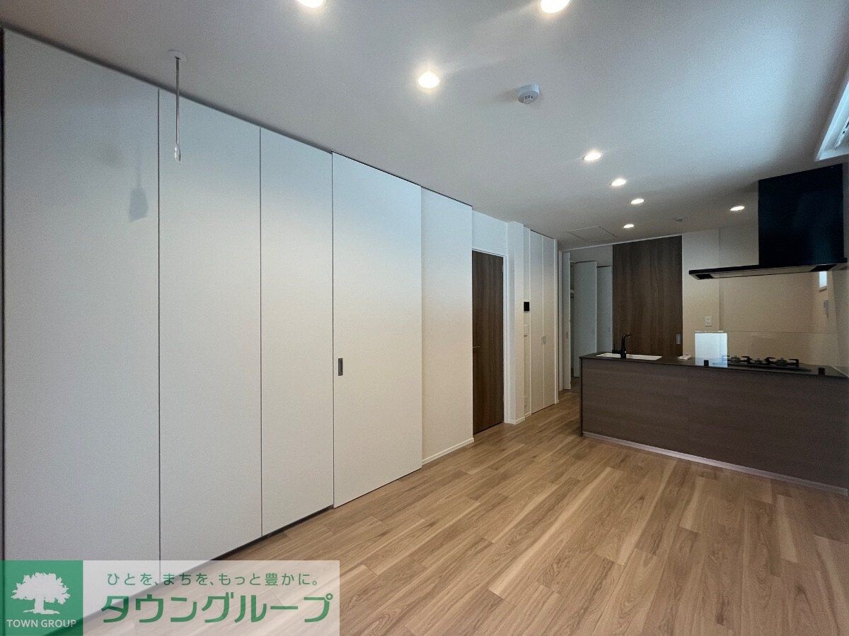 Chloe Westの物件内観写真