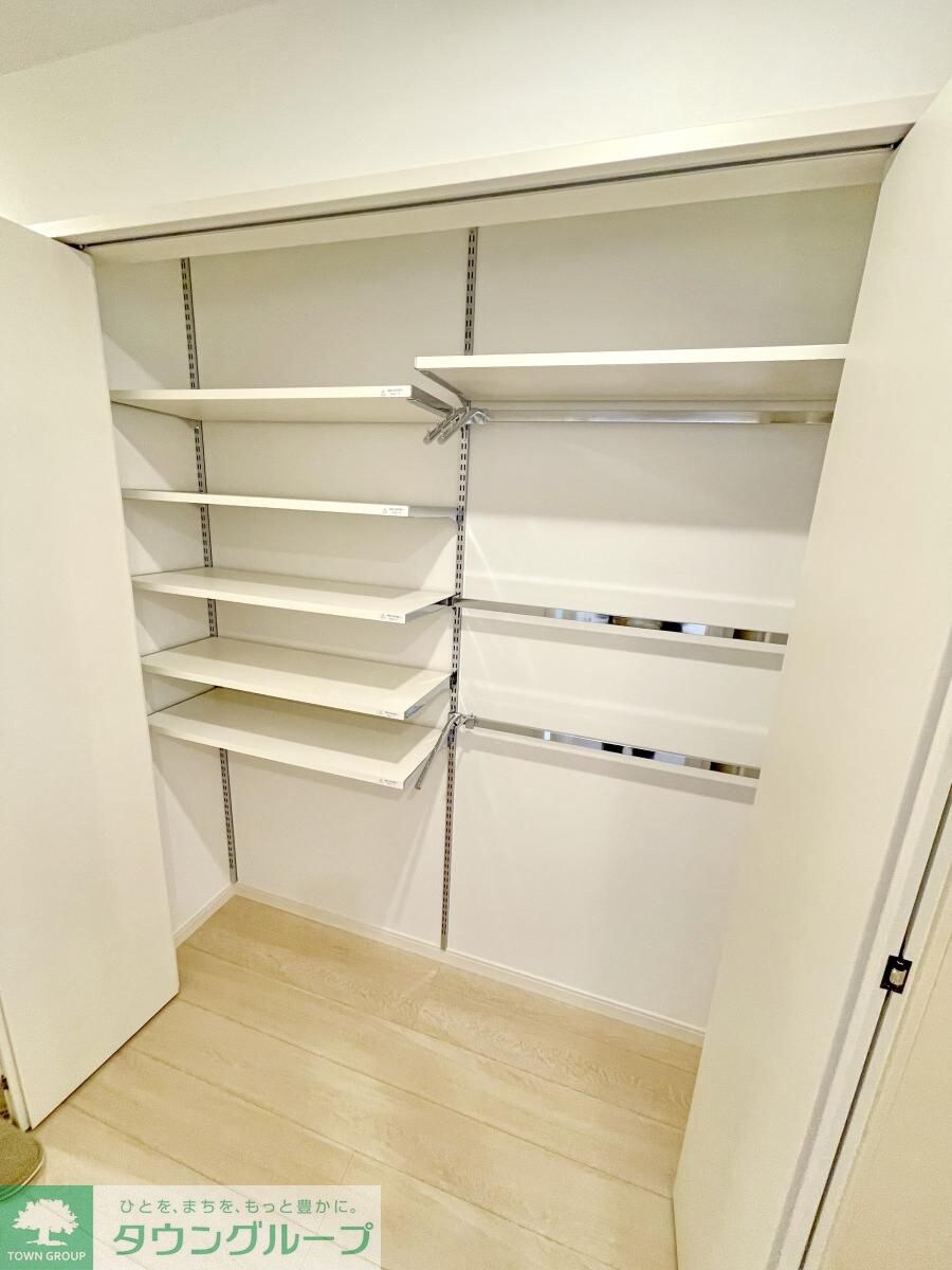 THREE ISLANDの物件内観写真