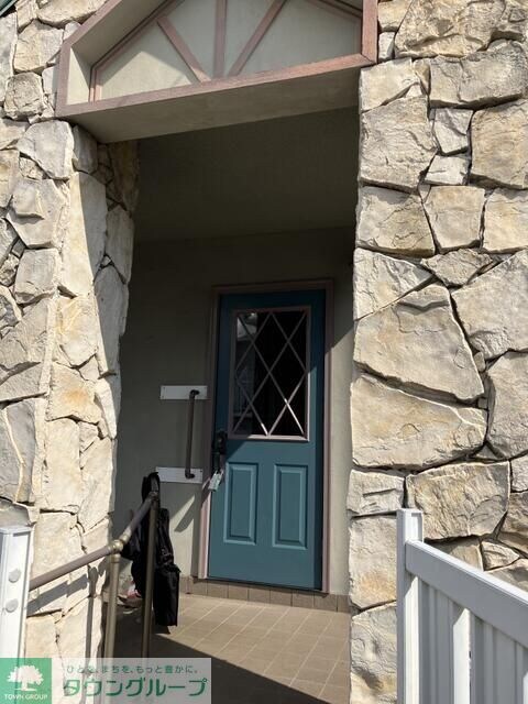 陽光の射す賃貸戸建ての物件内観写真