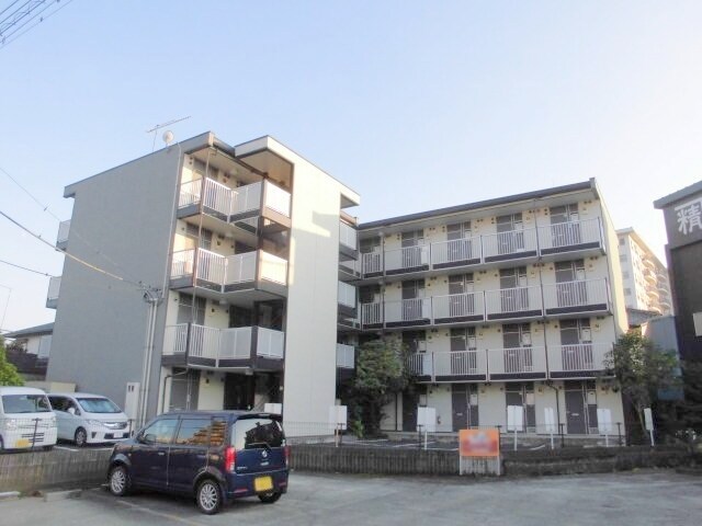 レオパレスアウロラの物件外観写真