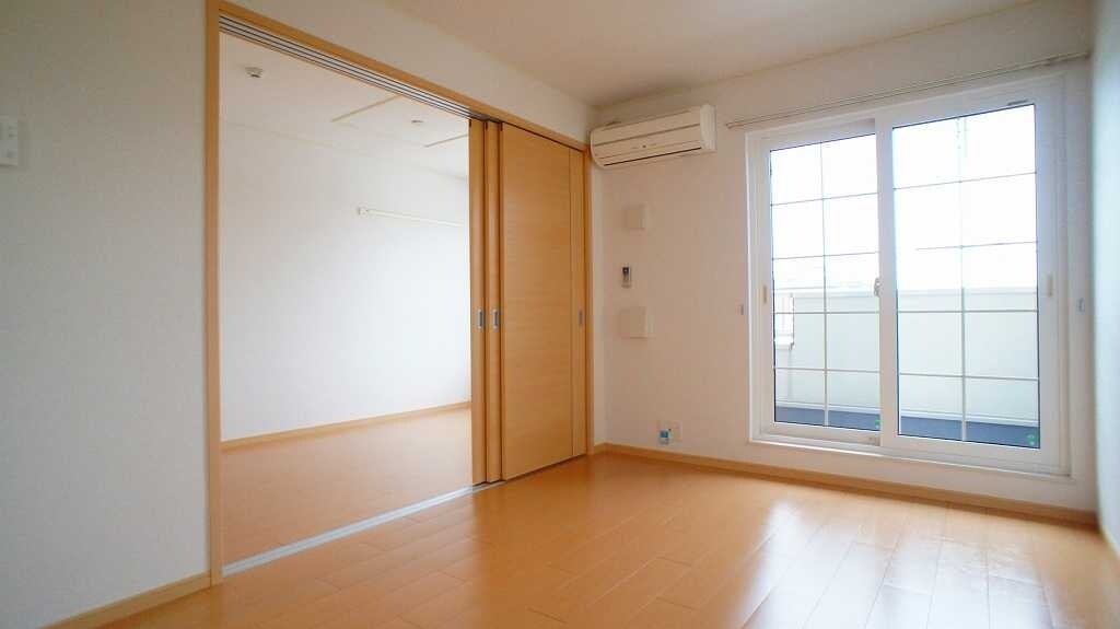 クリスタル グレイスの物件内観写真