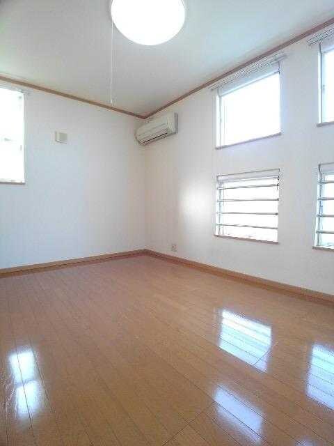 ウィーンの森 ヴェルサイユの物件内観写真