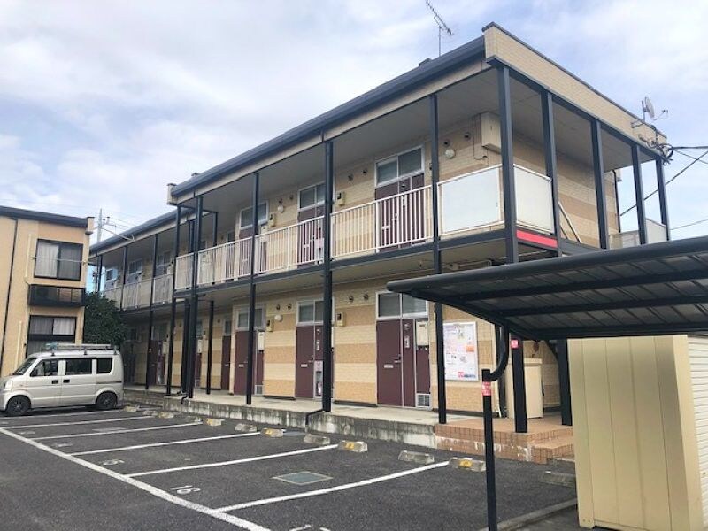 レオパレスかやばの物件外観写真