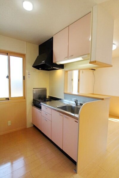 リビングタウン上野台 Bの物件内観写真