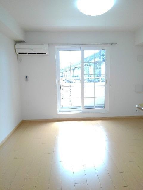 モダン ソレイユIの物件内観写真