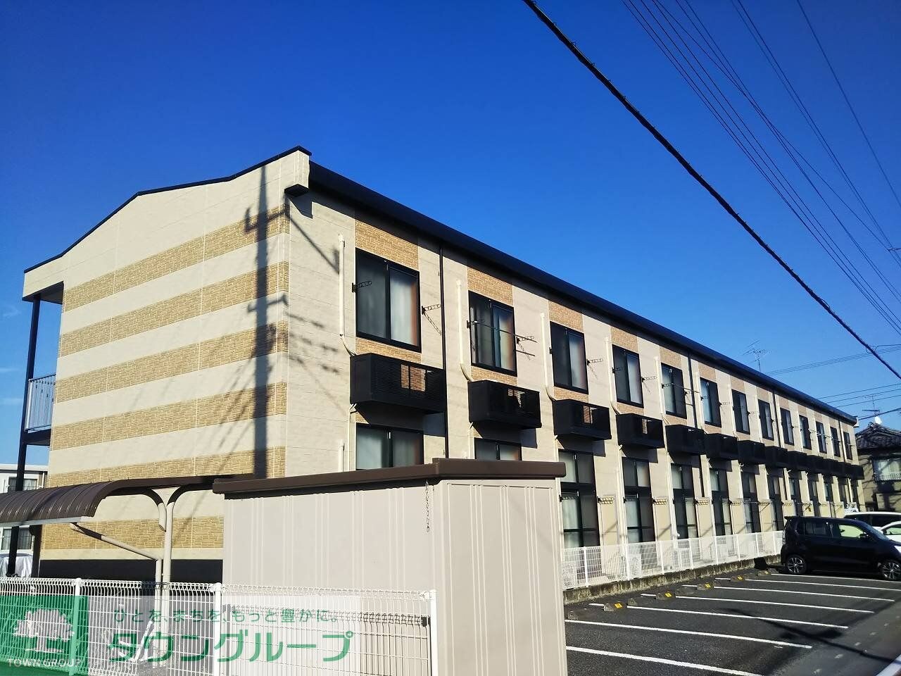 レオパレスドゥジェームの物件外観写真