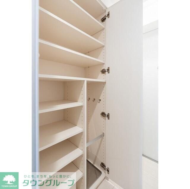 コンフォリア・リヴ北新宿の物件内観写真