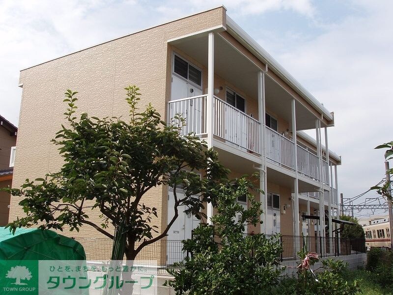 レオパレストリメゾンの物件外観写真