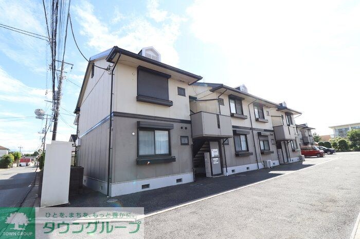 メイヒルズの物件外観写真