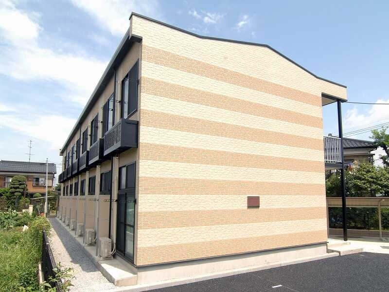 レオパレススピカの物件外観写真