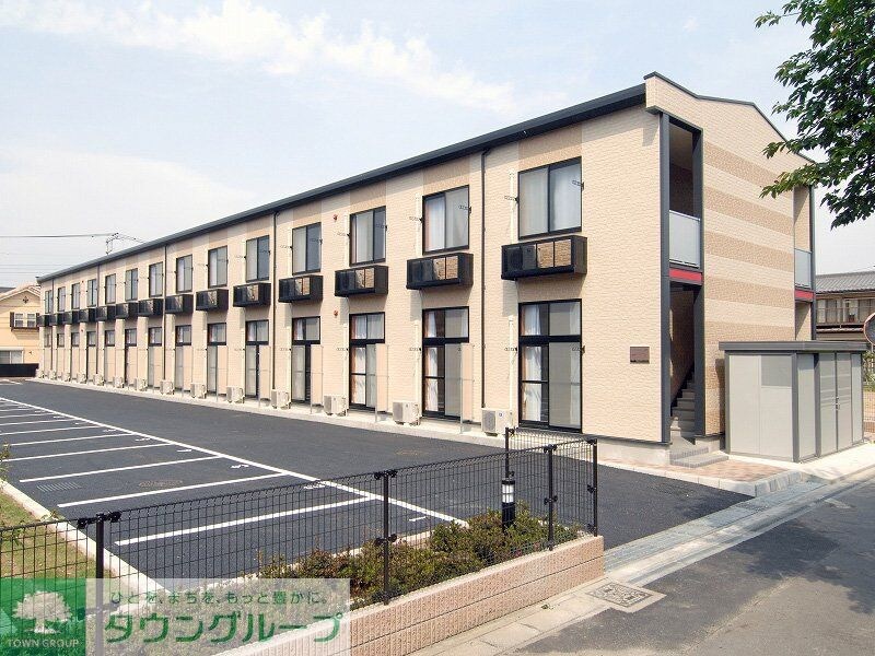 レオパレスイーストVの物件外観写真