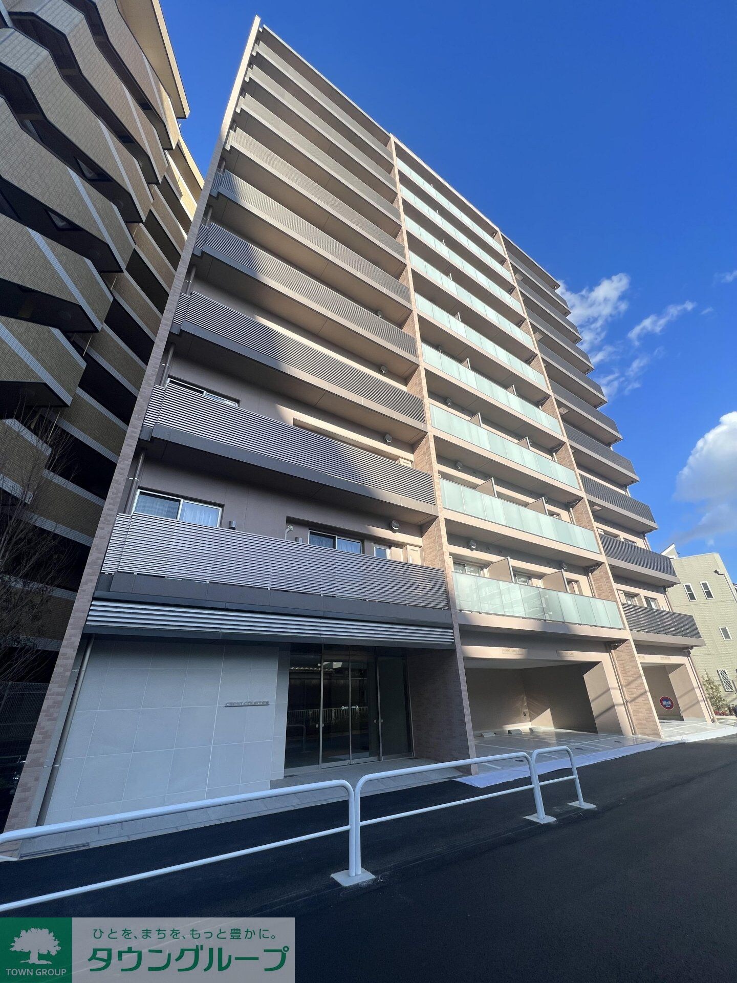 クレストコート町屋の物件外観写真