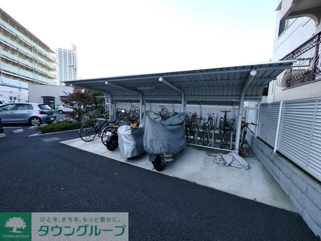 アン・ボルヌの物件内観写真