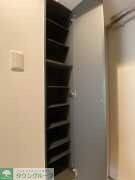 アン・ボルヌの物件内観写真