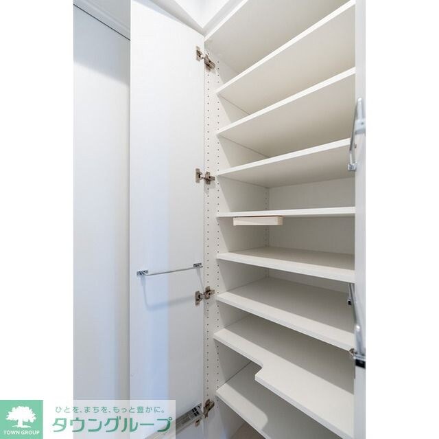 コンフォリア・リヴ新中野SOUTHの物件内観写真