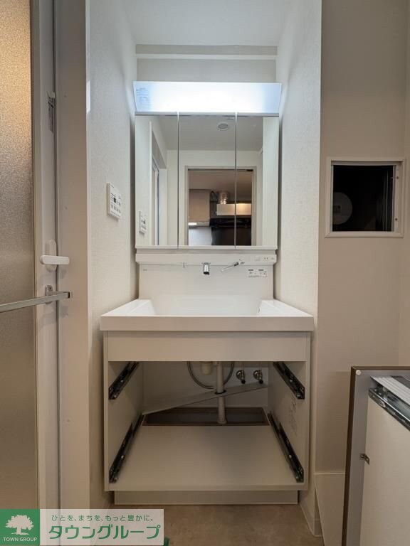 ROOTs Shinjuku Wakamatsuchoの物件内観写真