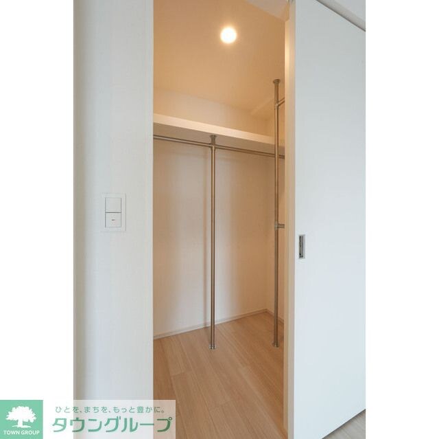 コンフォリア東新宿の物件内観写真