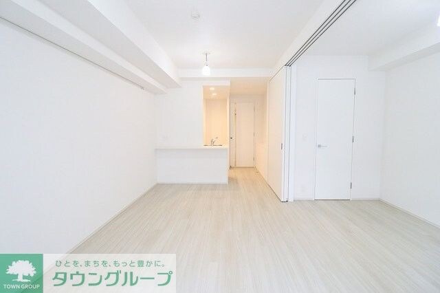 コンフォリア東新宿の物件内観写真