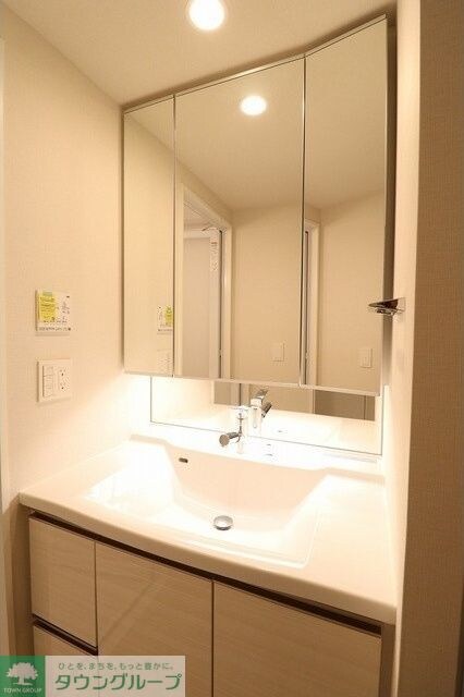 コンフォリア東新宿の物件内観写真