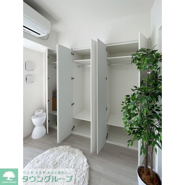 コンフォリア東新宿の物件内観写真