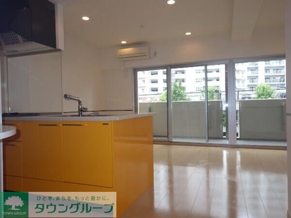 ロイヤルパークス新田の物件内観写真