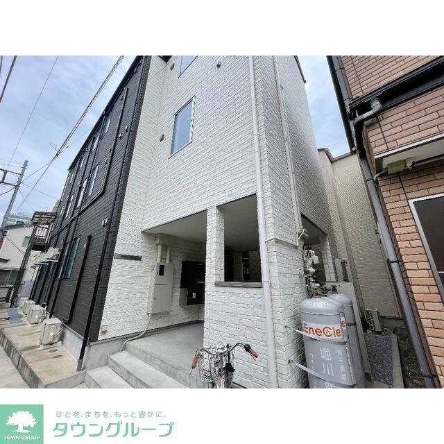 メゾンアルピナ北千住の物件外観写真