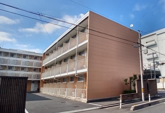 レオパレスSKK・マンションIIIの物件外観写真