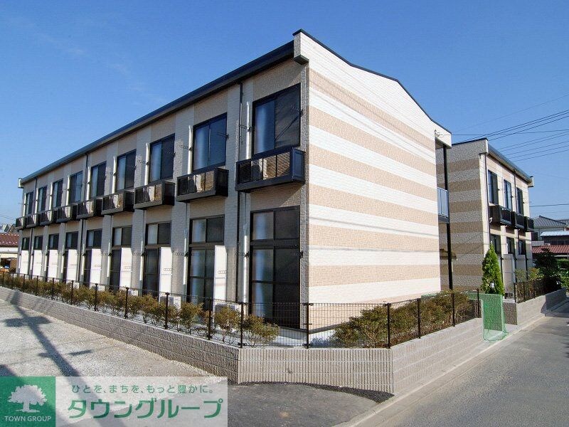 レオパレスファーレIVの物件外観写真