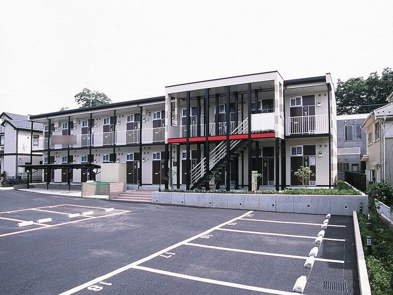 レオパレス新戸ウエストの物件外観写真