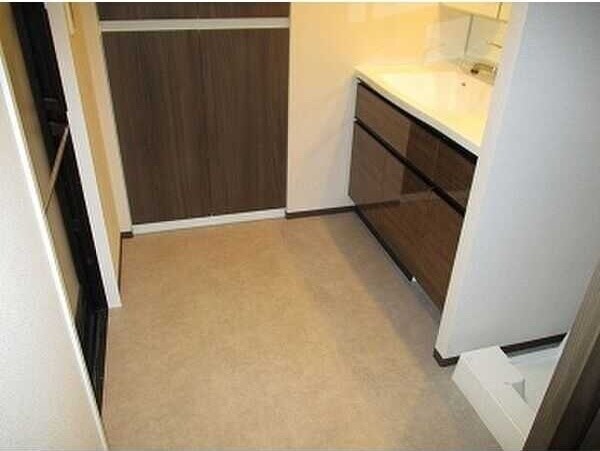 ローレルタワー名古屋栄の物件内観写真