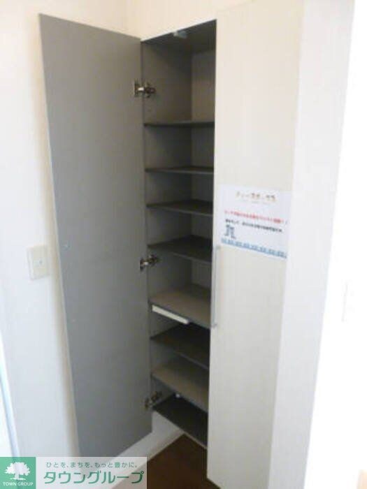 ウィスタリア・ガーデンBの物件内観写真