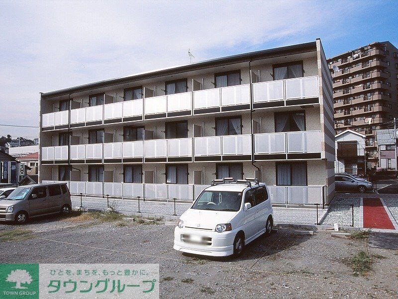 レオパレスHANAWAIIの物件外観写真