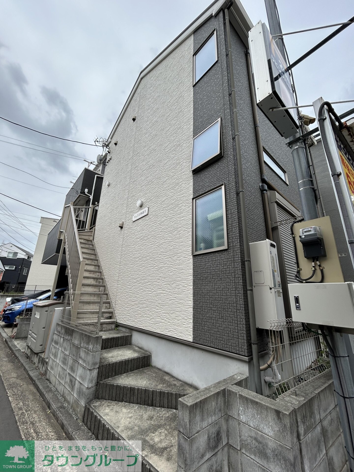 リュミエ妙蓮寺の物件外観写真