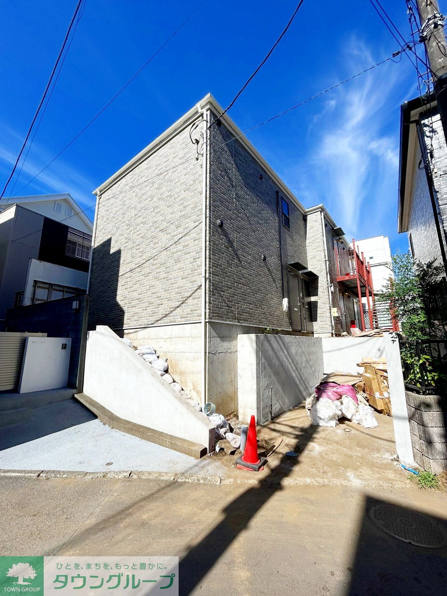 ハーミットクラブハウスmix三ツ沢下町の物件外観写真