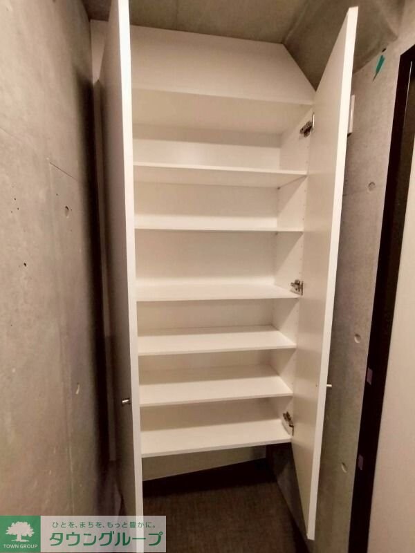 Fons Lucis Izumiの物件内観写真