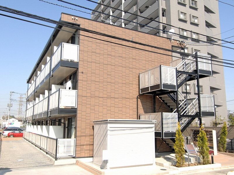 レオパレスクレスト北戸田の物件外観写真