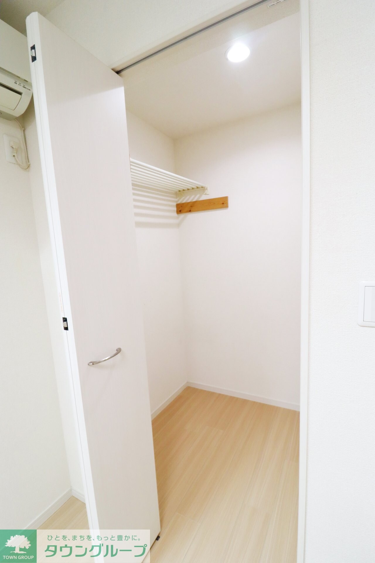 柳根町戸建の物件内観写真