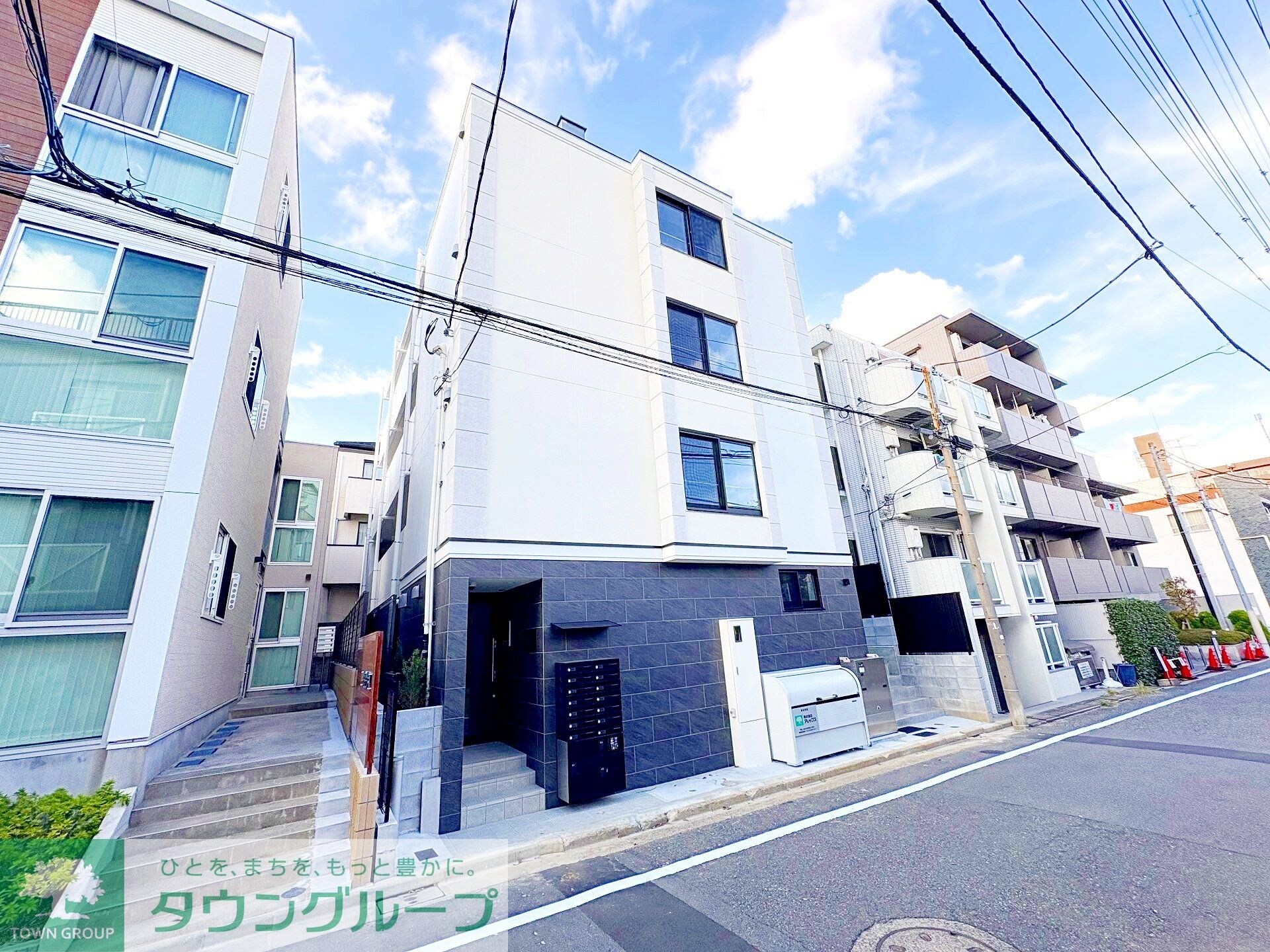 エルファーロ中野富士見町IIの物件外観写真