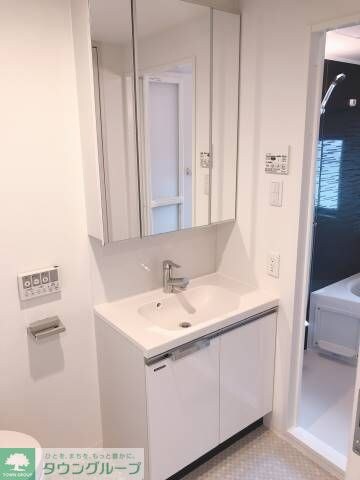 リヴシティ横濱新川町弐番館の物件内観写真