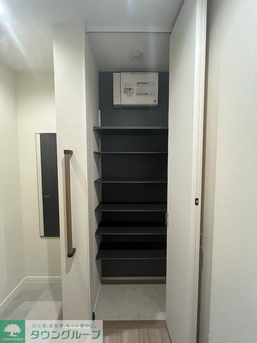 Chloe Westの物件内観写真